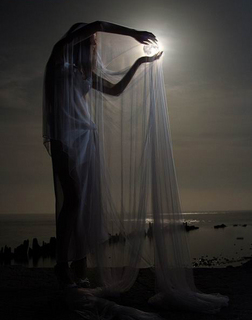 f_girlholdii_8460m_e37f7ef